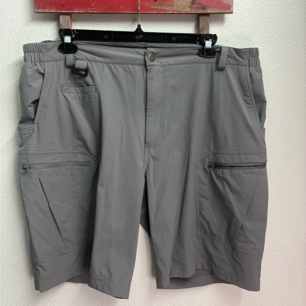 Gray Cargo Shorts with Belt Loops and‎ Flat Front